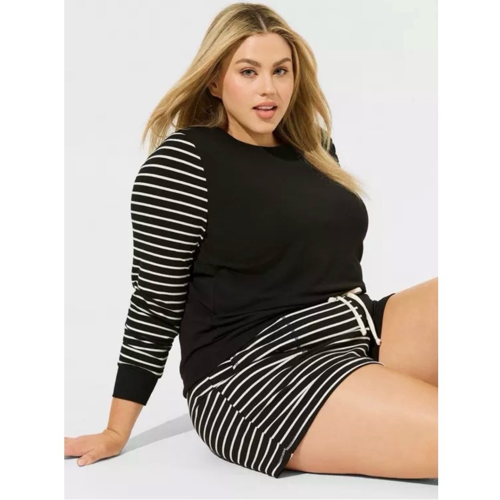NEW Torrid Sleep Lightweight French Terry Pullover Black White Stripe Plus 2 2X